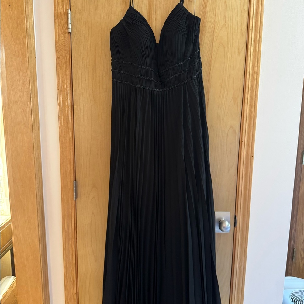 Chic Black Maxi Dress